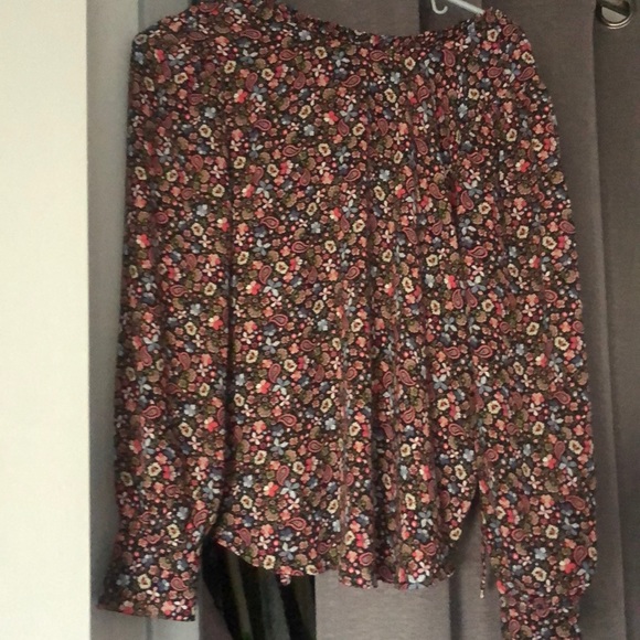 LOFT Tops - ❤️ 5/$15 Loft blouse